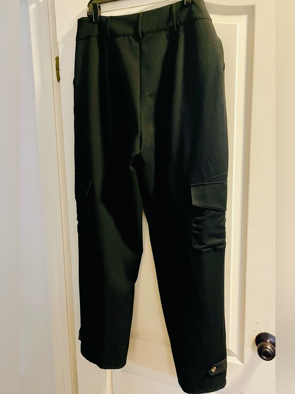 And Now This Women’s High-Rise Tapered Cargo Pants in solid black, Women’s Large